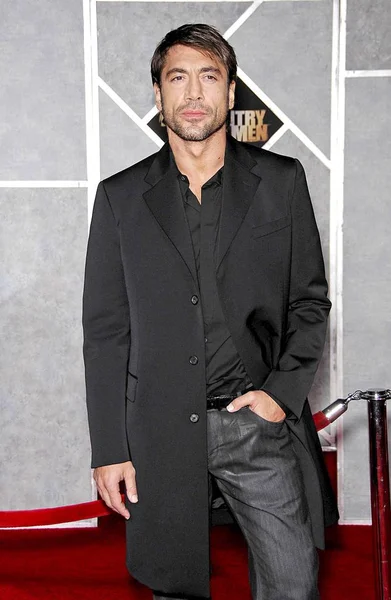 Brad Pitt (Wearing A Tom Ford Suit) At Arrivals For The Time Traveler'S Wife  Premiere, The Ziegfeld Theatre, New York, 