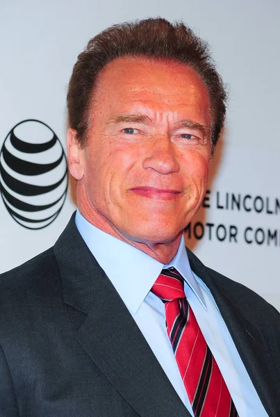 Arnold Schwarzenegger Sosirile Pentru Premiera Mondială Maggie Tribeca Film Festival — Fotografie, imagine de stoc