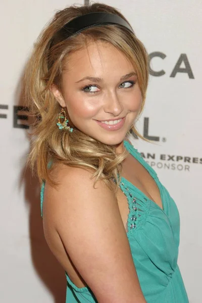 Hayden Panettiere Bei Der Ankunft Zur Poseidon Premiere Letzten Abend — Stockfoto