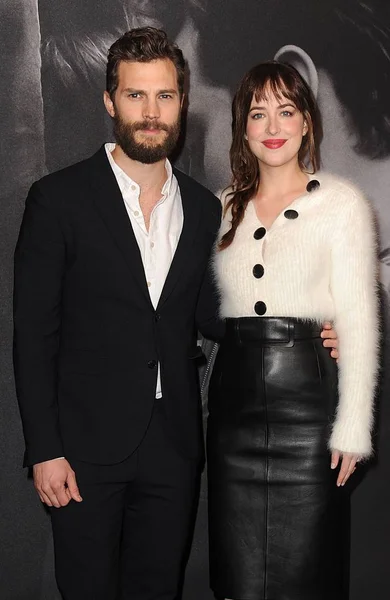 Jamie Dornan Dakota Johnson Vestindo Uma Camisola Saia Balenciaga Chegadas — Fotografia de Stock