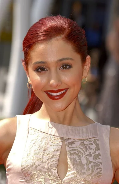 Ariana Grande Arrivals Primetime Creative Arts Emmy Awards Nokia Theatre — Stock Photo, Image