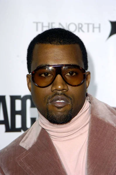Kanye West Vid Ankomst Till Aec Artist Celebration Pre Grammy — Stockfoto