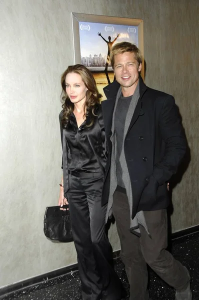 Angelina Jolie Brad Pitt Las Llegadas Para Dios Verde Cansado — Foto de Stock