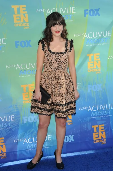 Zooey Deschanel Arrivals 2011 Teen Choice Awards Arrivals Gibson Amphitheatre — 图库照片