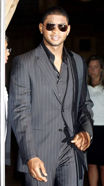 Usher Conferência Imprensa Usher Lança New Look Foundation Sem Fins — Fotografia de Stock