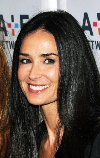 Demi Moore Bij Aankomsten Voor Televisie Netwerken Aetn 2011 Vooraf — Stockfoto