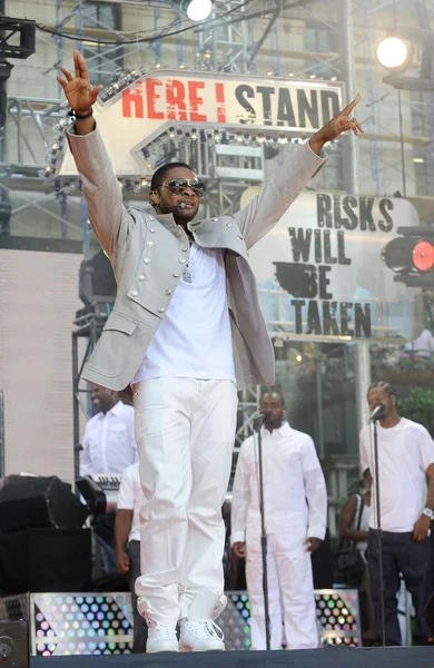 Usher Atas Panggung Untuk Abc Gma Concert Usher Bryant Park — Stok Foto