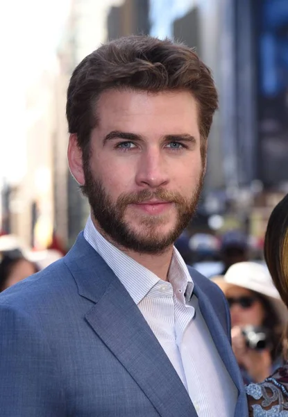 Liam Hemsworth Uma Aparição Pública Para Independence Day Resurgence Cast — Fotografia de Stock