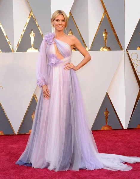 Heidi Klum Con Marchesa Las Llegadas Los 88Th Academy Awards — Foto de Stock