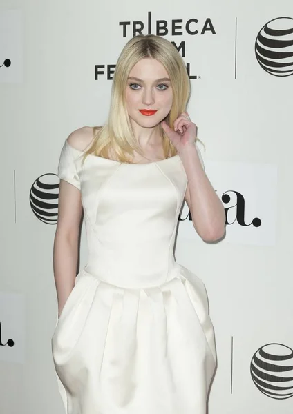 Dakota Fanning Arrivals Franny World Premiere Tribeca Film Festival 2015 — Stok Foto