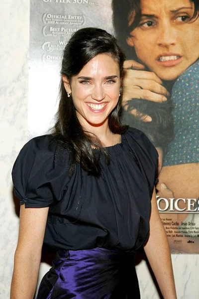 Jennifer Connelly Las Llegadas Para Estreno Innocent Voices Naciones Unidas Fotos de stock libres de derechos