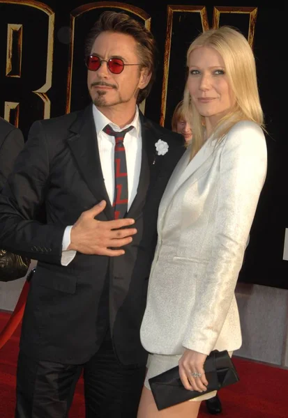 Robert Downey Gwyneth Paltrow Chegadas Para Iron Man Premiere Capitan Fotos De Bancos De Imagens Sem Royalties