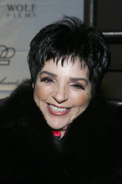 Liza Minnelli Vid Ankomster För Princess Grace Foundation Prince Rainier Stockbild