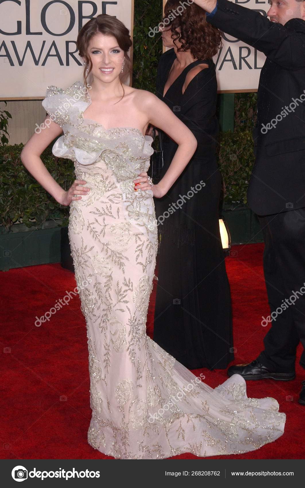 Anna Kendrick Wearing Marchesa Gown Arrivals 67Th Annual Golden