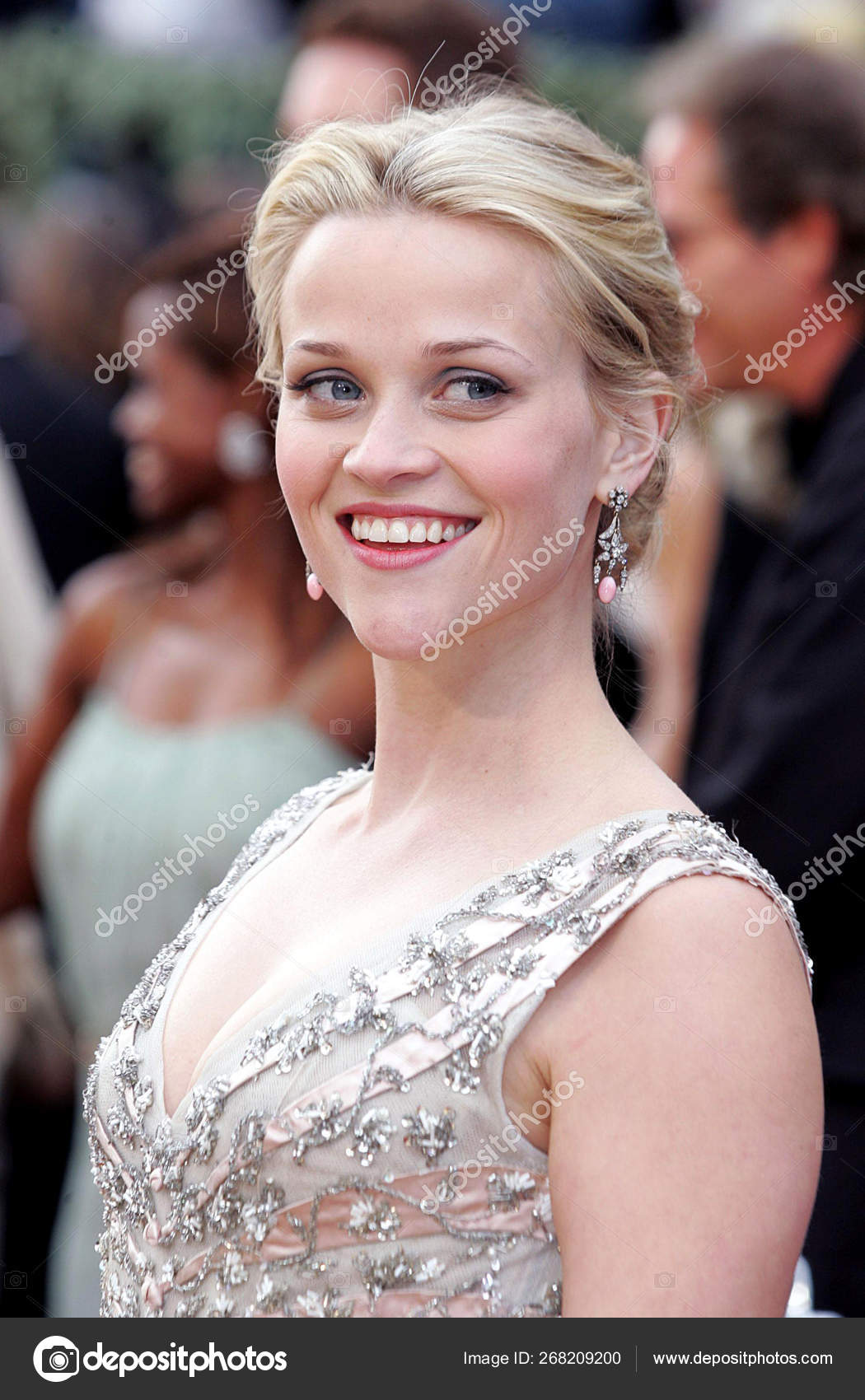 Reese Witherspoon Wearing 1955 Christian Dior Dress Fred Leighton Jewelry —  Stock Editorial Photo © everett225 #268209200, image size:1050x1700