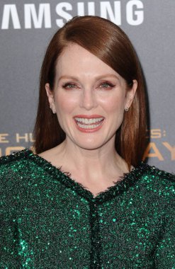 Julianne Moore Açlık Oyunları için gelenler: Mockingjay Bölüm 2 Premiere, Amc Loews Lincoln Square 13, New York, Ny Kasım 18, 2015. Fotoğraf: Kristin Callahan / Everett Koleksiyonu 