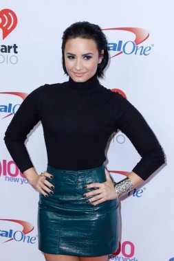 Demi Lovato Z100 ' 's iHeartRadio Jingle Ball Capital One, Madison Square Bahçe, New York, NY 11 Aralık 2015 tarafından sunulan için gelenler. Fotoğraf: Abel Fermin/Everett Collection