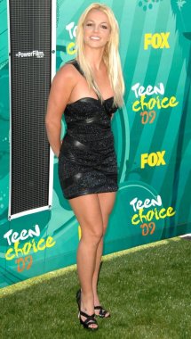 Britney Spears (Roberto Cavalli elbise ve Jimmy Choo ayakkabı giyiyor) Teen Choice Ödülleri için gelenler, Gibson Amfitiyatro Universal Citywalk, Los Angeles, Ca Ağustos 9, 2009. Fotoğraf: Dee Cercone /Everett Collection