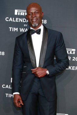 Djimon Hounsou, The Pirelli 2018 Takvim Lansmanı Galası için varışta, Manhattan Center, New York, Ny 10 Kasım 2017. Fotoğraf: Jason Mendez / Everett Koleksiyonu