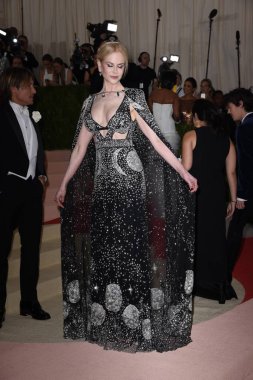 Nicole Kidman (Alexander Mcqueen giyiyor) Manus x Machina için gelenler: Moda Teknoloji Çağında Açılış Gecesi Kostüm Enstitüsü Yıllık Gala - Bölüm 3, Metropolitan Museum of Art, New York, Ny Mayıs 2, 2016. Fotoğraf: Derek Storm /Everett Colle