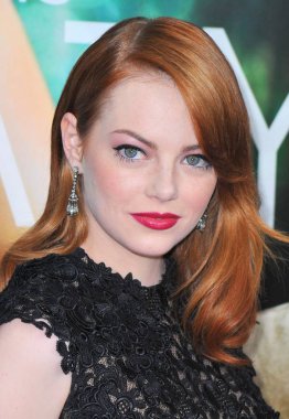 Emma Stone (Fred Leighton küpe giyiyor) Crazy, Stupid, Love için gelenler de. Premiere, Ziegfeld Tiyatrosu, New York, Ny Temmuz 19, 2011. Fotoğraf: Gregorio T. Binuya / Everett Koleksiyonu