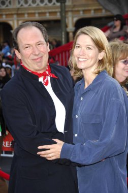 Hans Zimmer, Suzanne Zimmer at arrivals for Premiere of PIRATES OF THE CARIBBEAN: AT WORLD''S END, Disneyland, Anaheim, CA, May 19, 2007. Photo by: Michael Germana/Everett Collection