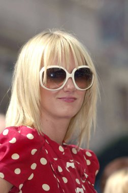 Kimberly Stewart Rod Stewart için Hollywood Walk of Fame Star için indüksiyon töreninde, Hollywood Bulvarı, Los Angeles, Ca, Ekim 11, 2005. Fotoğraf: Michael Germana / Everett Koleksiyonu