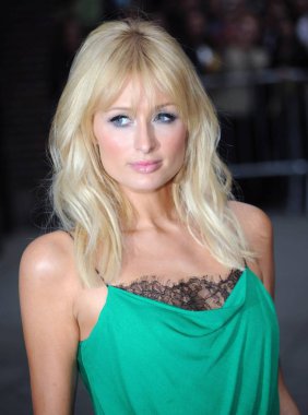 David Letterman ile Late Show için talk show görünüm paris Hilton, Ed Sullivan Tiyatrosu, New York, Ny, Eylül 25, 2008. Fotoğraf: Brad Barket / Everett Koleksiyonu