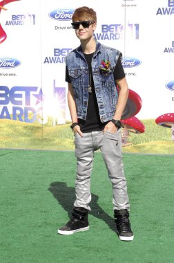 Justin Bieber için gelenler 2011 Bet Ödülleri, Shrine Auditorium, Los Angeles, Ca Haziran 26, 2011. Fotoğraf: Elizabeth Goodenough / Everett Koleksiyonu
