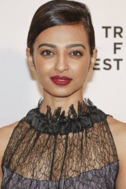 Radhika Apte, madly Premiere için 2016 Tribeca Film Festivali 'nde, bow tie Chelsea sinemaları, New York, NY Nisan 14, 2016. Fotoğraf: Patrick Cashin/Everett Collection