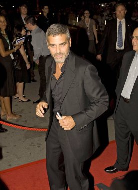 George Clooney, 32 yıllık Toronto Uluslararası Film Festivali 'nde Michael Clayton Kuzey Amerika prömiyeri için gelenler, Ryerson Tiyatrosu, Toronto, Kanada, on, Eylül 07, 2007. Fotoğraf: Brent Lewin/Everett Collection