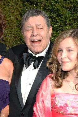 Jerry Lewis 2005 Yaratıcı Sanatlar Emmy Ödülleri, Shrine Auditorium, Los Angeles, Ca, 11 Eylül 2005 için gelenler. Fotoğraf: David Longendyke / Everett Koleksiyonu