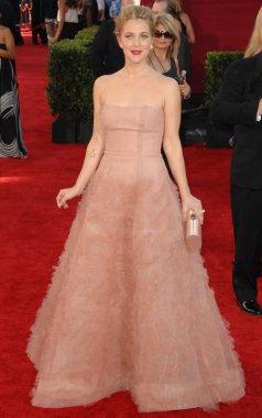 Drew Barrymore (Monique Lhuillier elbisesi giyiyor) 61 Primetime Emmy Ödülleri için gelenler - Gelenler, Nokia Tiyatrosu, Los Angeles, Ca Eylül 20, 2009. Fotoğraf: Dee Cercone /Everett Collection