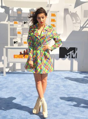 Charli Xcx (Jeremy Scott elbisesi giyiyor) Mtv Film Ödülleri için gelen ler 2015 - Arrivals 1, Nokia Theatre L.A. Live, Los Angeles, Ca Nisan 12, 2015. Fotoğraf: Dee Cercone /Everett Collection