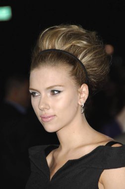 Scarlett Johansson Siyah Dahlia galası için gelenler, Sinema Sanatları ve Bilimleri Akademisi, Beverly Hills, Ca, Eylül 06, 2006. Fotoğraf: Michael Germana / Everett Koleksiyonu