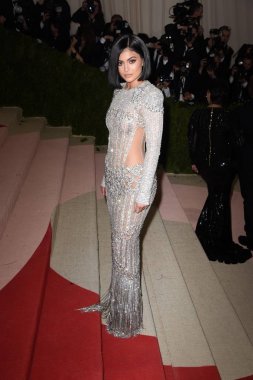 Kylie Jenner, Balmain Manus x Machina için gelenler: Moda Teknoloji Çağında Açılış Gecesi Kostüm Enstitüsü Yıllık Gala - Bölüm 3, Metropolitan Sanat Müzesi, New York, Ny Mayıs 2, 2016. Fotoğraf: Derek Storm / Everett Koleksiyonu