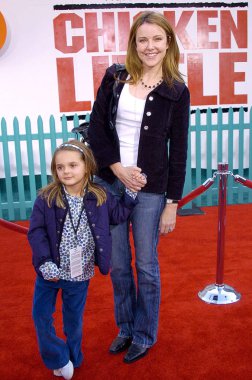 Regina King, Chicken Little Premiere, El Capitan Tiyatrosu, Los Angeles, Ca, 30 Ekim 2005 için gelenler aile. Fotoğraf: David Longendyke / Everett Koleksiyonu