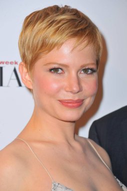 Michelle Williams Marilyn Gösterimi ile Weinstein Company's My Week için gelenler, Paris Tiyatrosu, New York, Ny Kasım 13, 2011. Fotoğraf: Gregorio T. Binuya / Everett Koleksiyonu