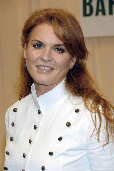 Sarah Ferguson at in-store appearance for Little Red''s Summer Adventure Book Signing with Sarah Ferguson, Barnes & Noble Fifth Avenue, New York, NY, June 27, 2006. Photo by: George Taylor/Everett Collection