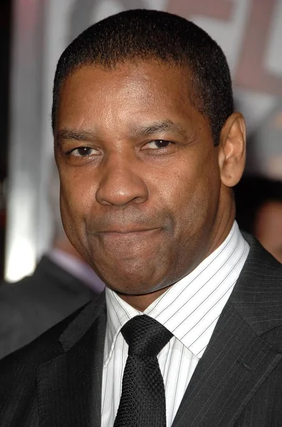 Denzel Washington Las Llegadas Para Book Eli Premiere Grauman Chinese — Foto de Stock