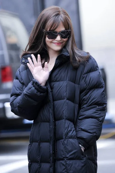 Ginnifer Goodwin, walks to the ''Something Borrowed'' movie set out and about for CELEBRITY CANDIDS - TUESDAY, , New York, NY May 11, 2010. Photo By: Ray Tamarra/Everett Collection