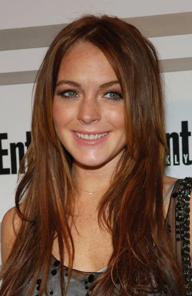 Lindsay Lohan Bei Der Ankunft Für Unterhaltung Wöchentlich Und Matrix — Stockfoto