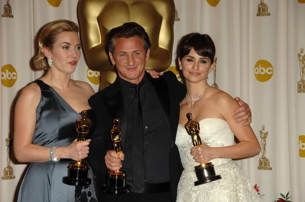 Kate Winslet Reader Için Kadın Oyuncu Sean Penn Süt Için — Stok fotoğraf