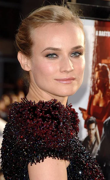 Diane Kruger Příjezdy Pro Premiéru Ingfně Vznešlých Graumanova Čínského Divadla — Stock fotografie