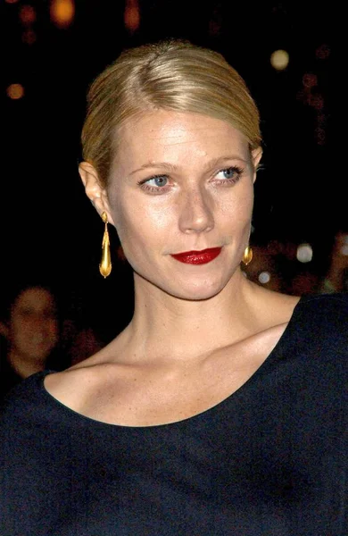 Gwyneth Paltrow Vid Ankomst För Fashion Group International Årliga Natt — Stockfoto