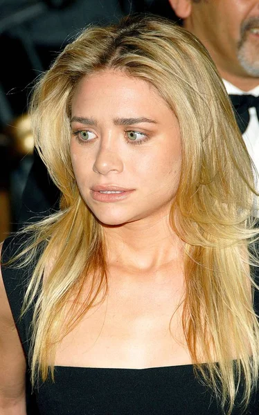 Ashley Olsen Távozások Éves Megnyitó Night Gála Szuperhősök Divat Fantasy — Stock Fotó