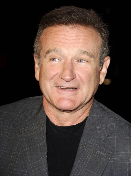 Robin Williams Vid Ankomster För Man Year Premiere Grauman Chinese — Stockfoto