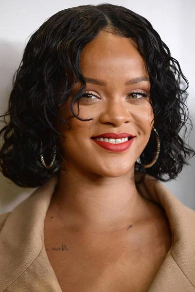 Rihanna Agli Arrivi 69Th Annual Parsons Benefit Pier Sixty Chelsea — Foto Stock