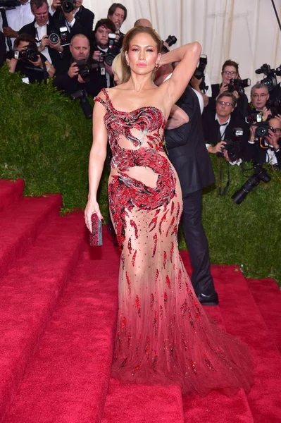 Jennifer Lopez Viselése Versace Beérkezések Kína Looking Glass Megnyitó Met — Stock Fotó