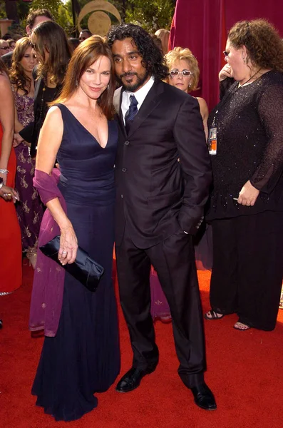 Barbara Hershey Naveen Andrews Arrivals 57Th Annual Primetime Emmy Awards — Stock Photo, Image
